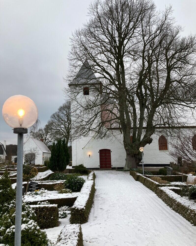 Voerladegård kirke er åben! 