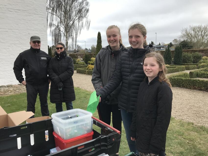Påskedag på Østbirk kirkegård