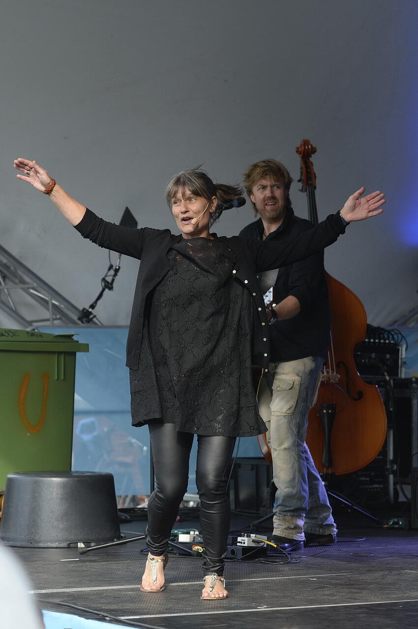 Koncert med Skrallebang i Hovedgård
