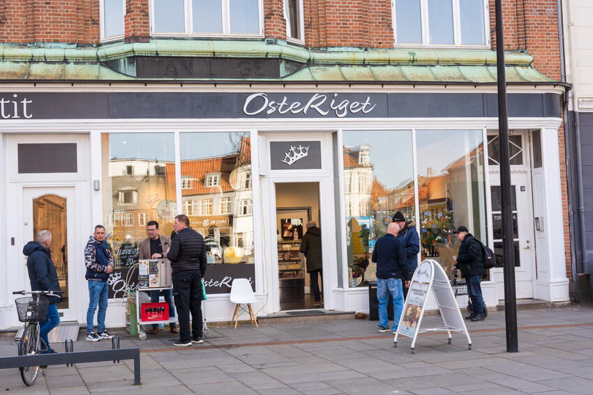 Ost og pølser til folket