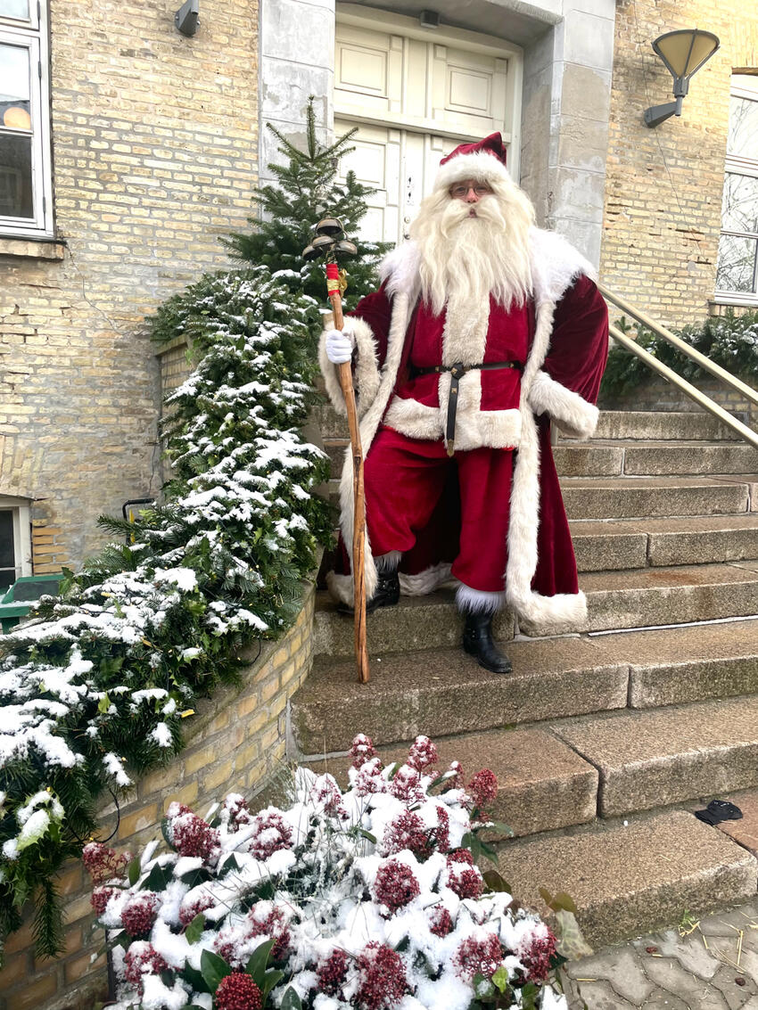 Jul for udsatte familier i Vestsalen på FÆNGSLET