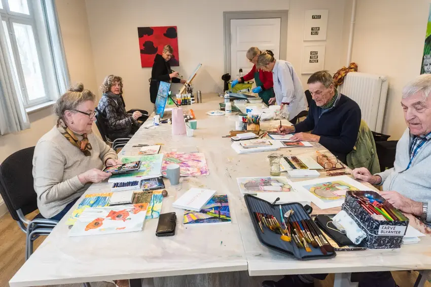 Forårsudstilling i Tinghuset: Lokale amatørmalere præsenterer deres kunst
