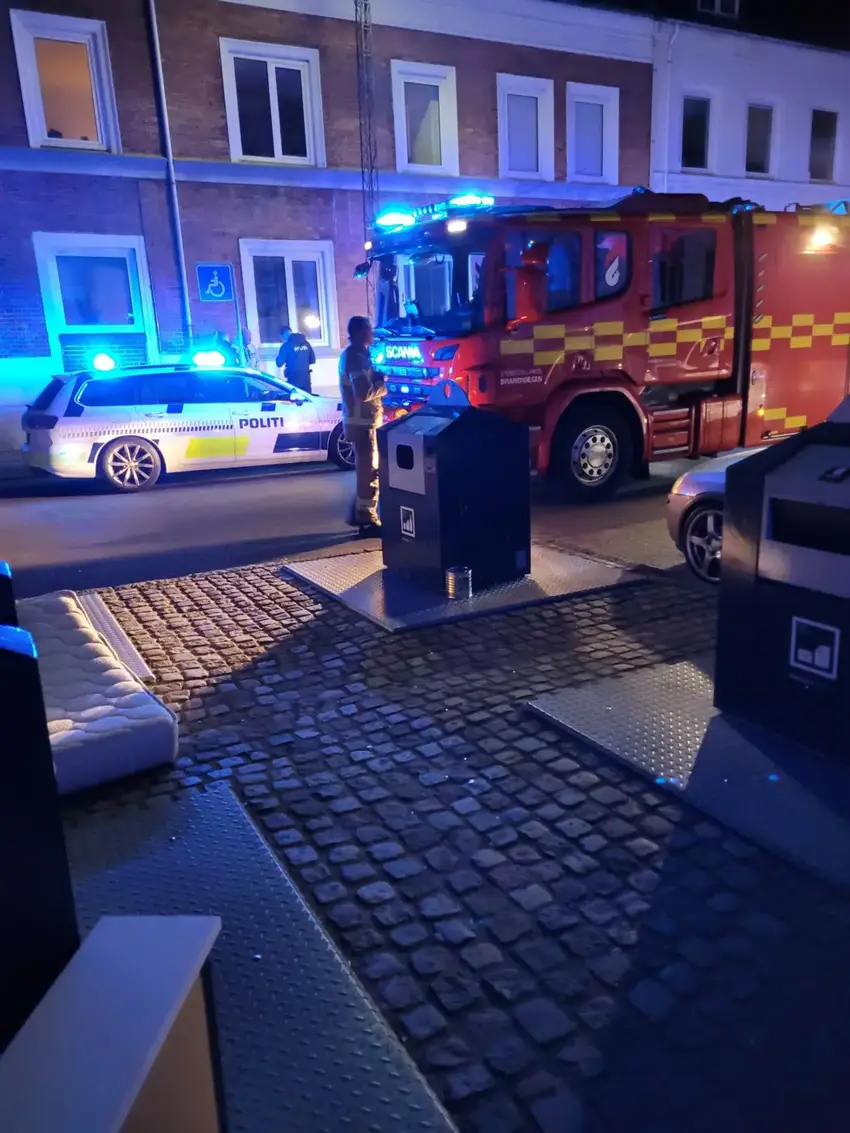 Bygningsbrand i lejlighed på Fredensgade i Horsens hurtigt under kontrol