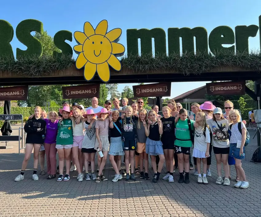 U11 Håndboldpiger afslutter fantastisk sæson i Djurs Sommerland