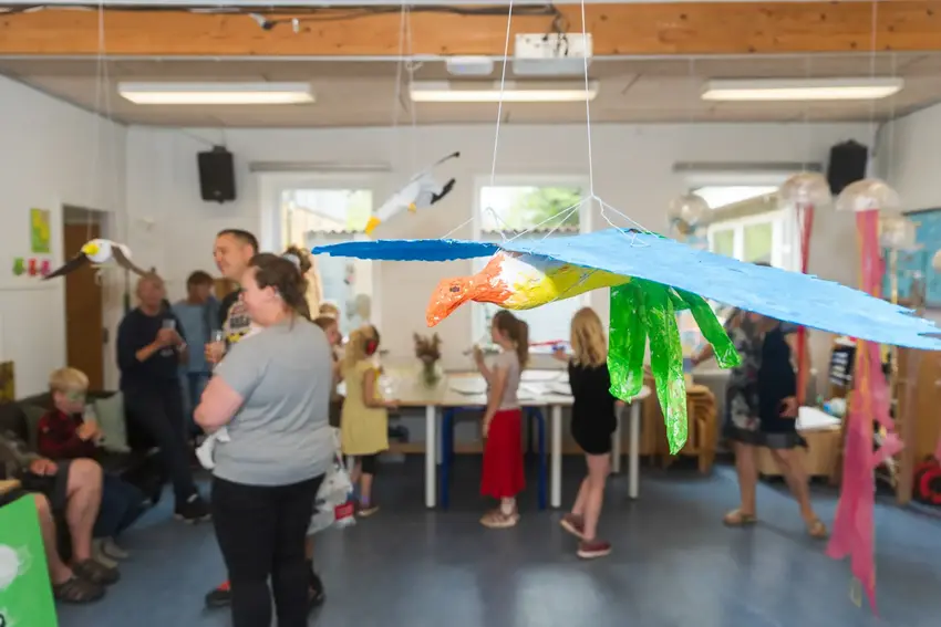Fernisering og fest: Kreativitet sprudler på Vestbirk Friskole!