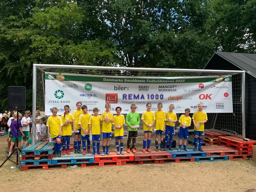 Børnefodbold i topform: Hovedgård IF U12 gør stort indtryk ved Rema 1000 Cup