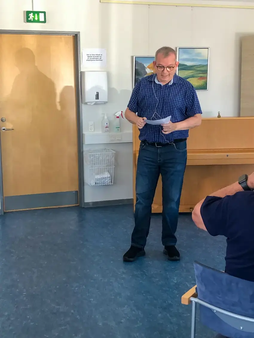 Fuldt hus og fuldtidspolitiker - Skibby skabte smil i Herreværelset!