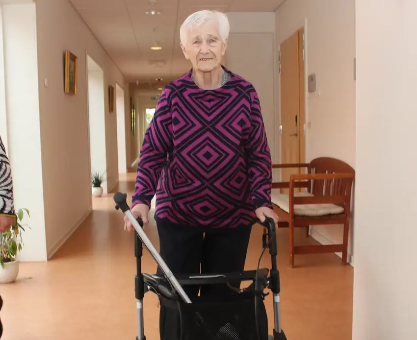 Signe Jensen runder 100 år med blomster og minder