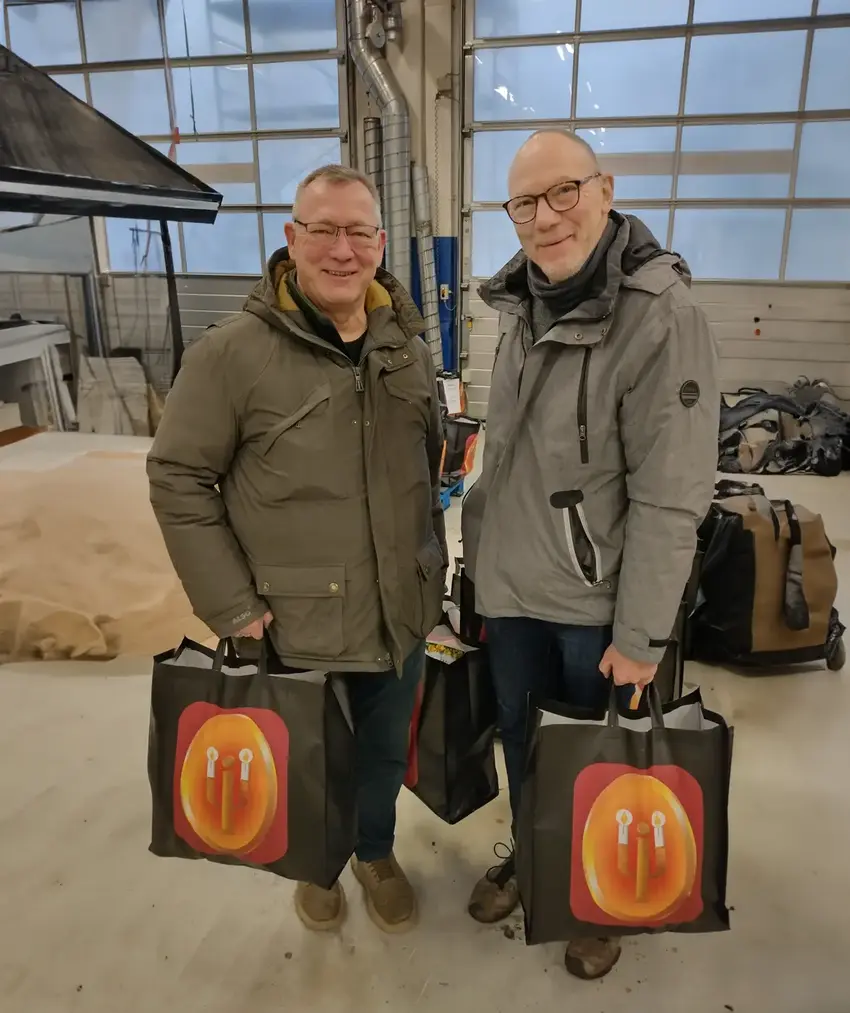 Kørte julehjælp ud til 100 lokale familier