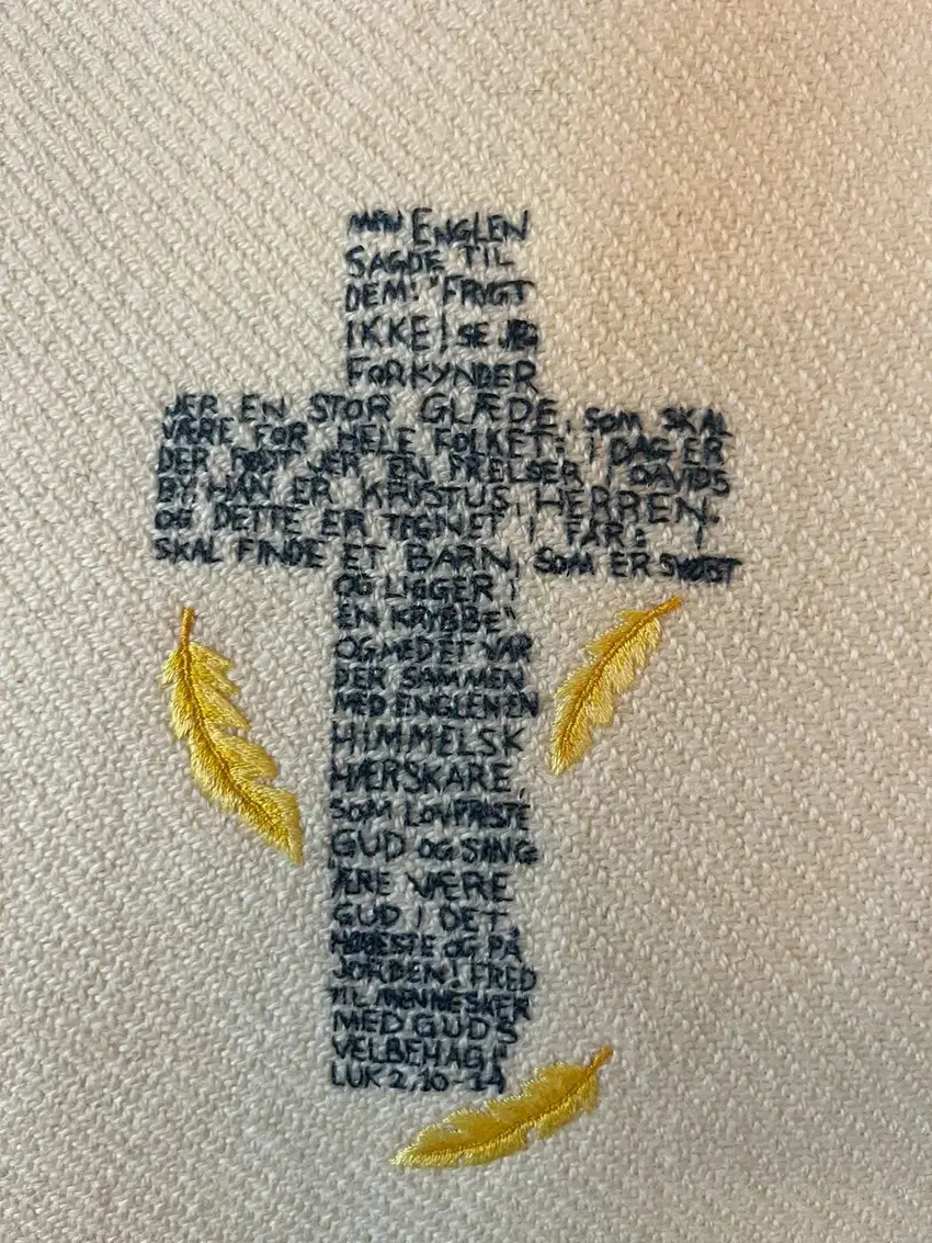 Ny hvid messehagel til Østbirk Kirke