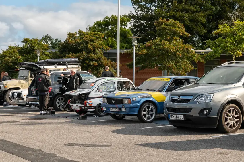 Hill Climb Nim: Veteranbiler, efterårsfarver og fart i smukke omgivelser