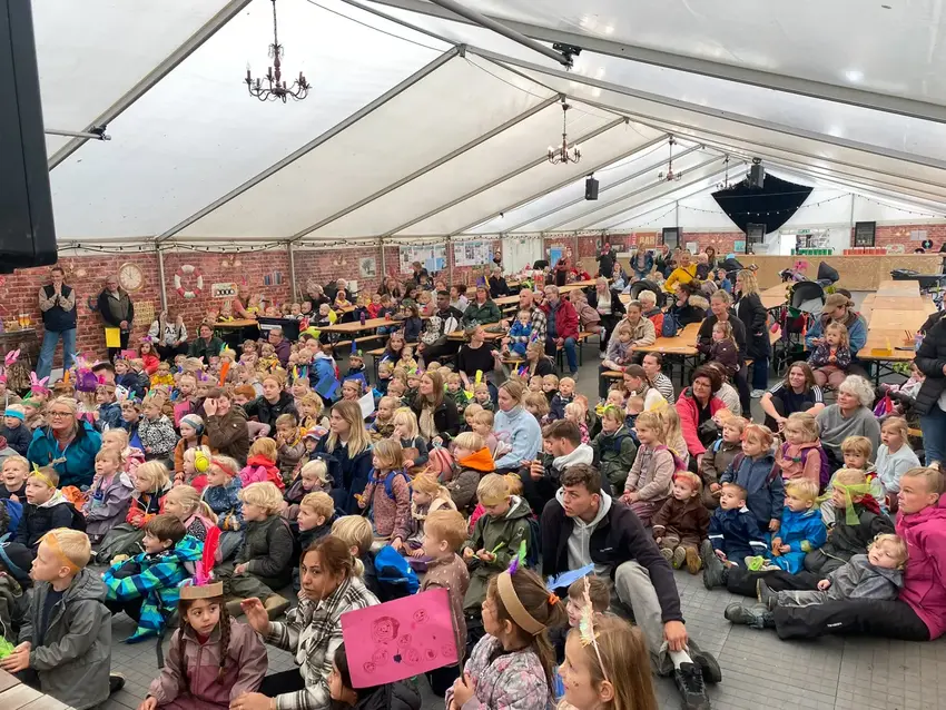 Hovedgård Byfest er skudt i gang – fire dage med fest, fællesskab og underholdning