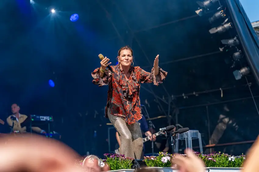 Regn, rock og fest: Sølund Festival 2025 satte kulør på Danmarks mest hjertelige festival