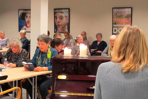 Fællessang og fællesskab på Hovedgård Bibliotek