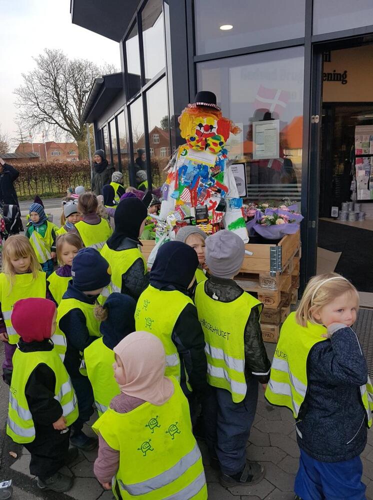 824711241210985 8626200359544553472 n