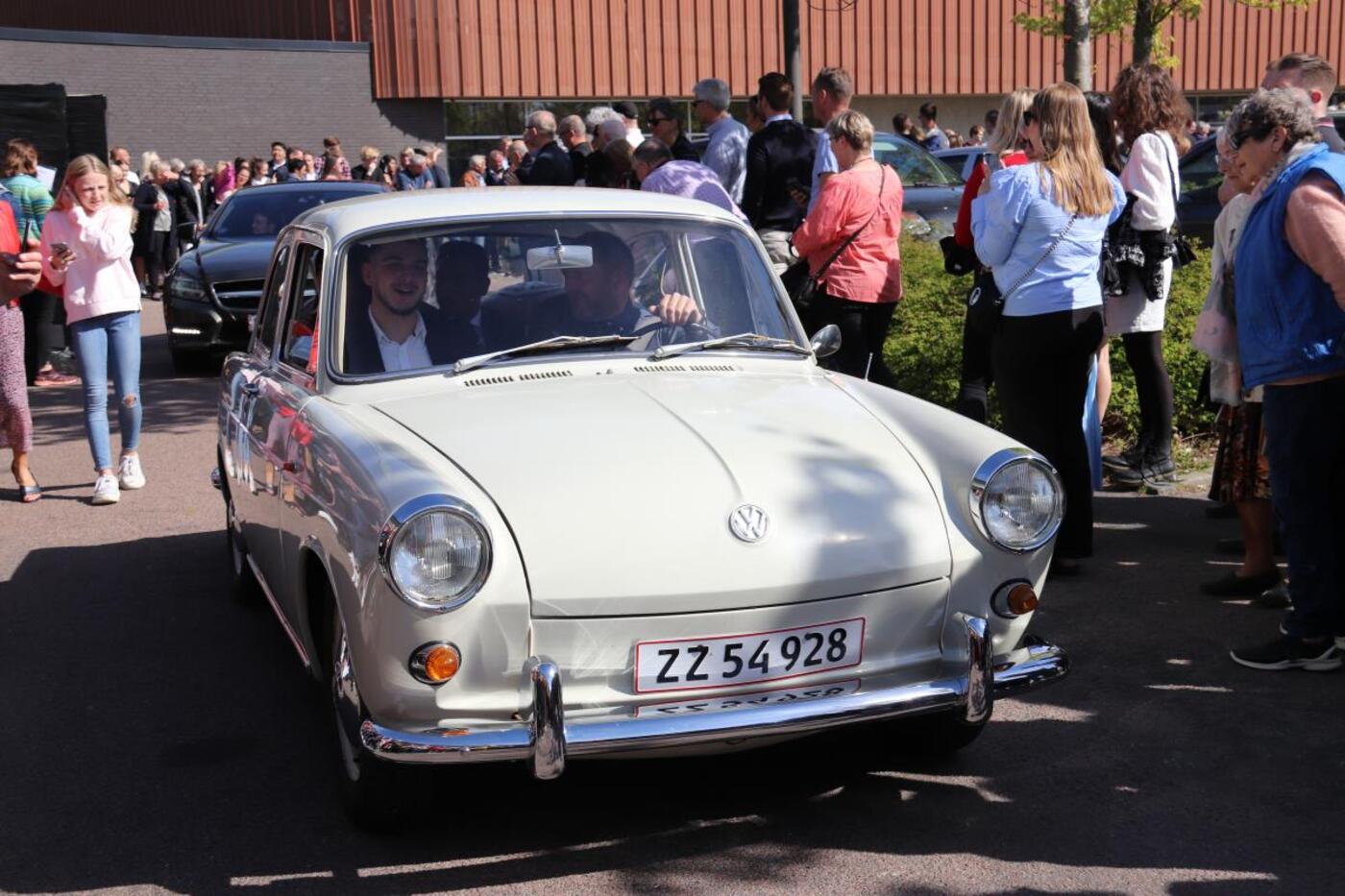 Ankomst til gallafest learnmark gymnasium hhx og htx 160519 170