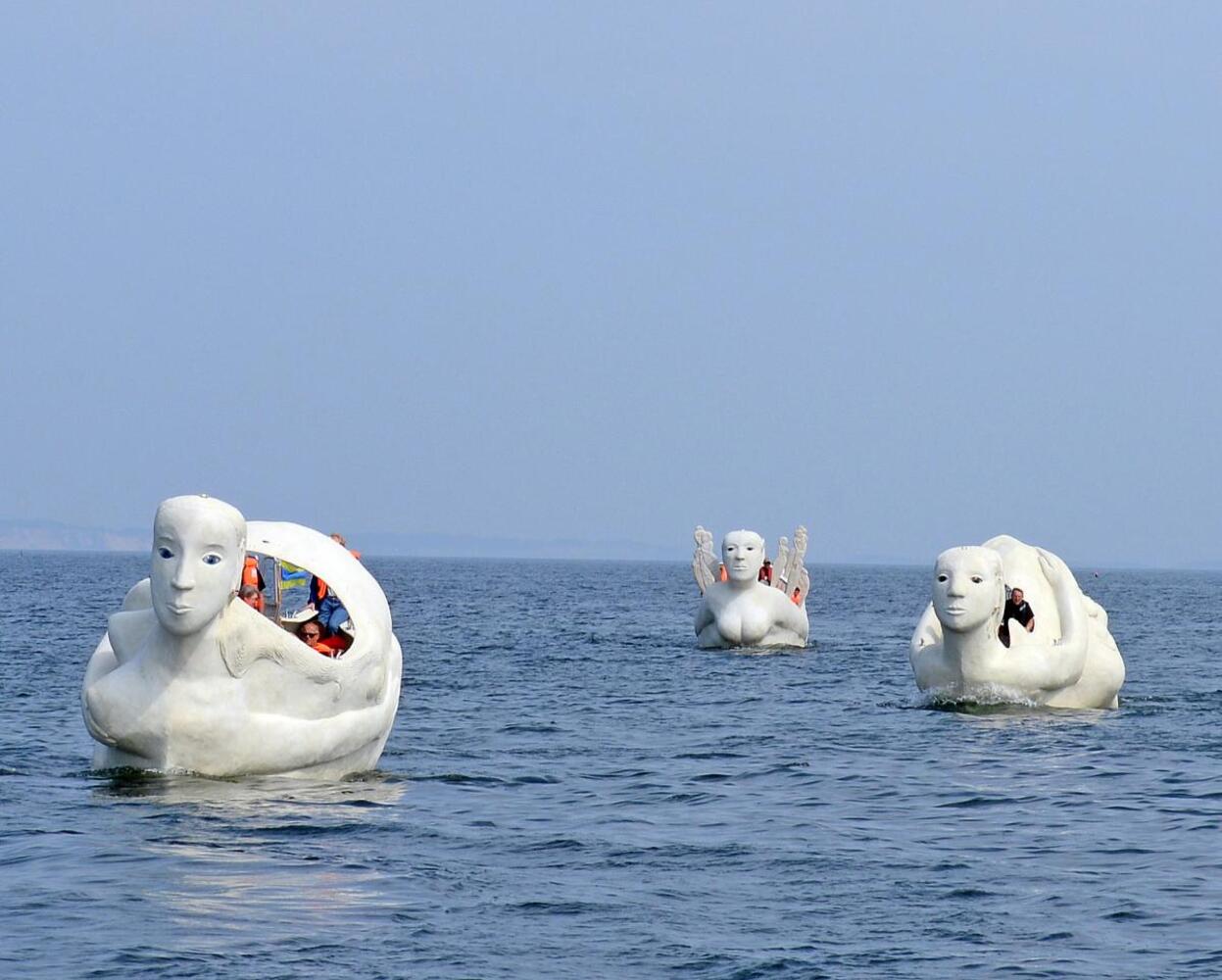 Bb204b lb juli2016. besk ret og lysnet med alle tre life boats foto claus rntoft