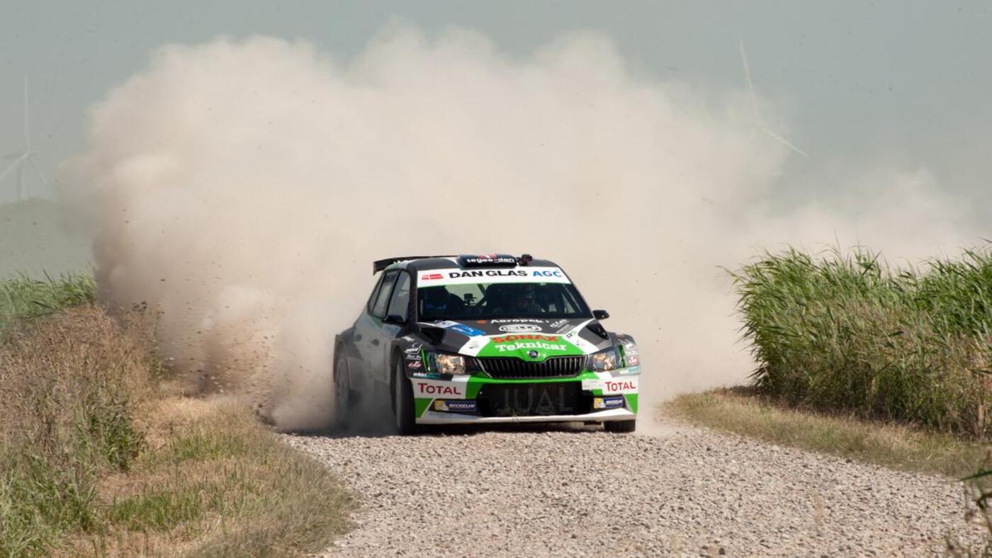Sol, sommer og støv i luften ved DM-rally