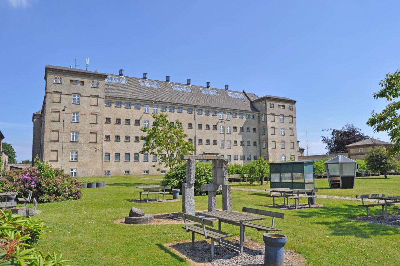 Fgslet fra vest med grn park