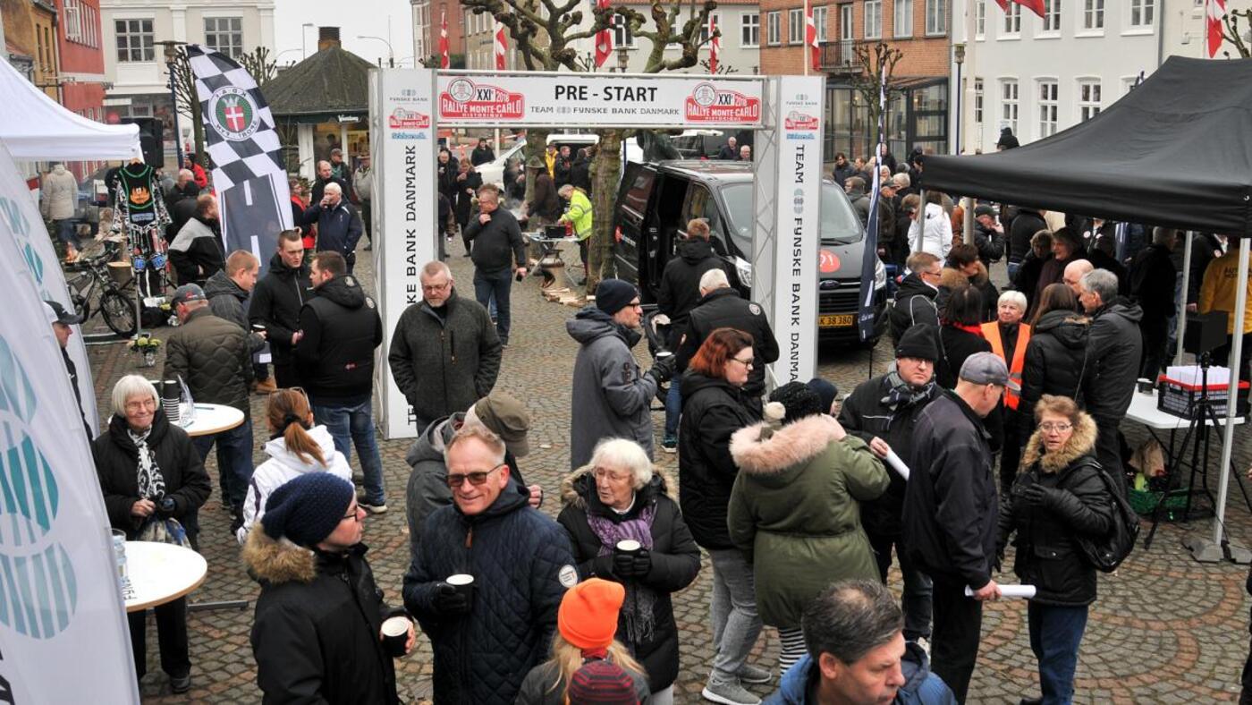 God snak roeverhistorie varm kakao snobroed og gamle biler en ern god kombination ved pre starten