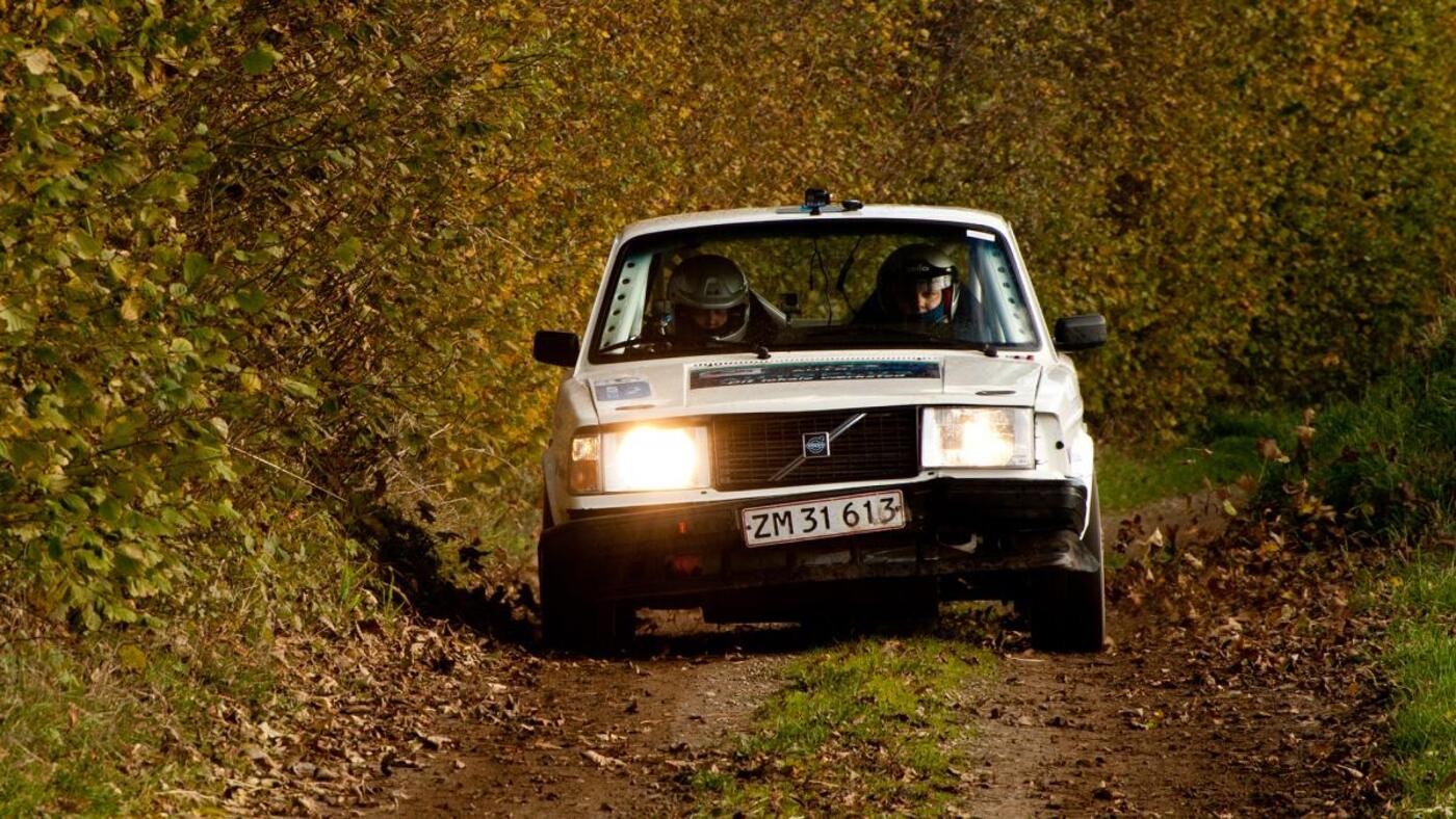 Heino mejer og bo moelgaard havde ikke tid til at nyde de gyldne efteraarsfarver i rally soenderjylland