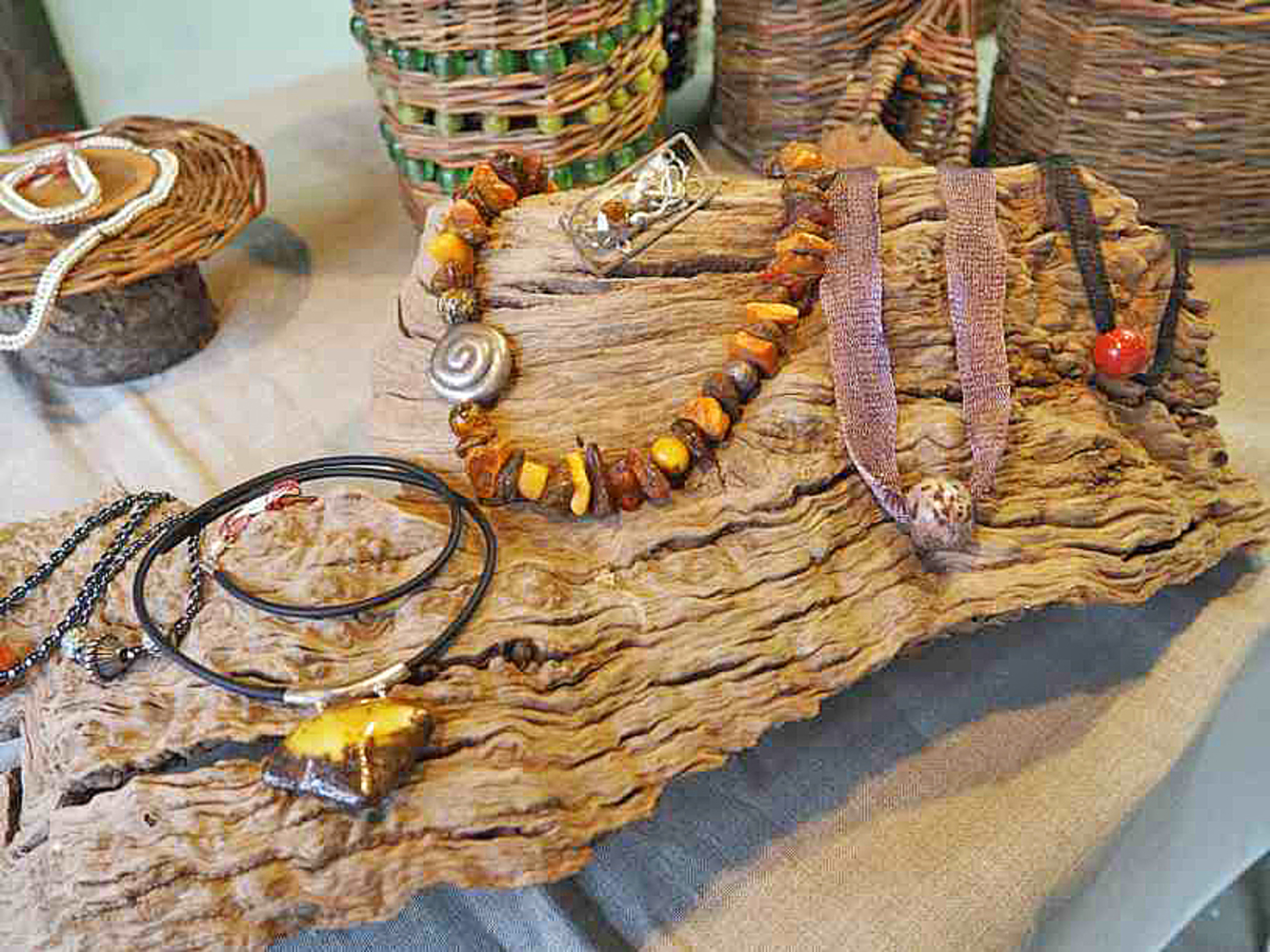 Kaeder paa trae lille