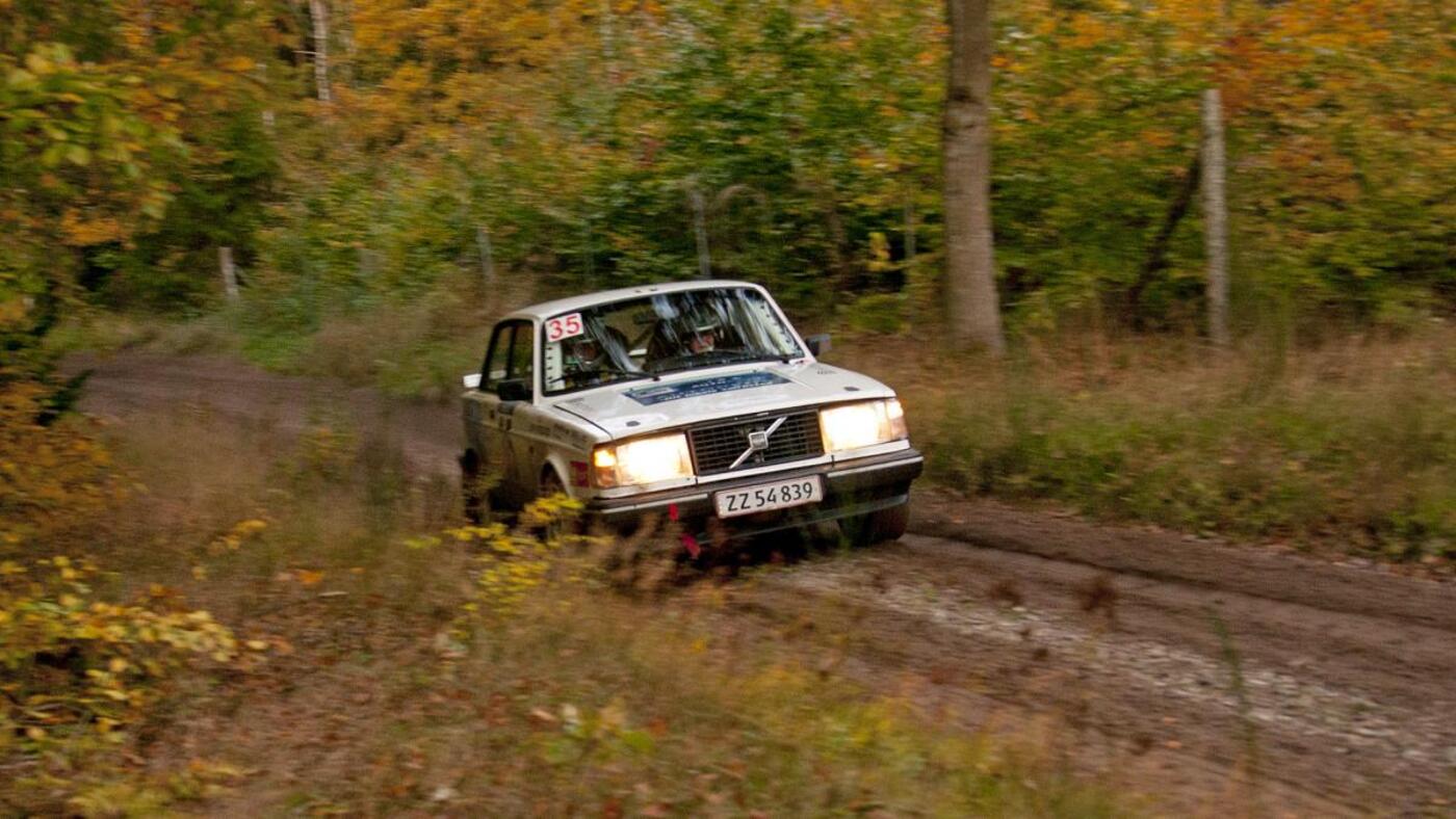 Kurt mejer og steen boegelund sikrede sig soelvmedaljer i danmarksmesterskabet for historiske biler over 2.000 cc