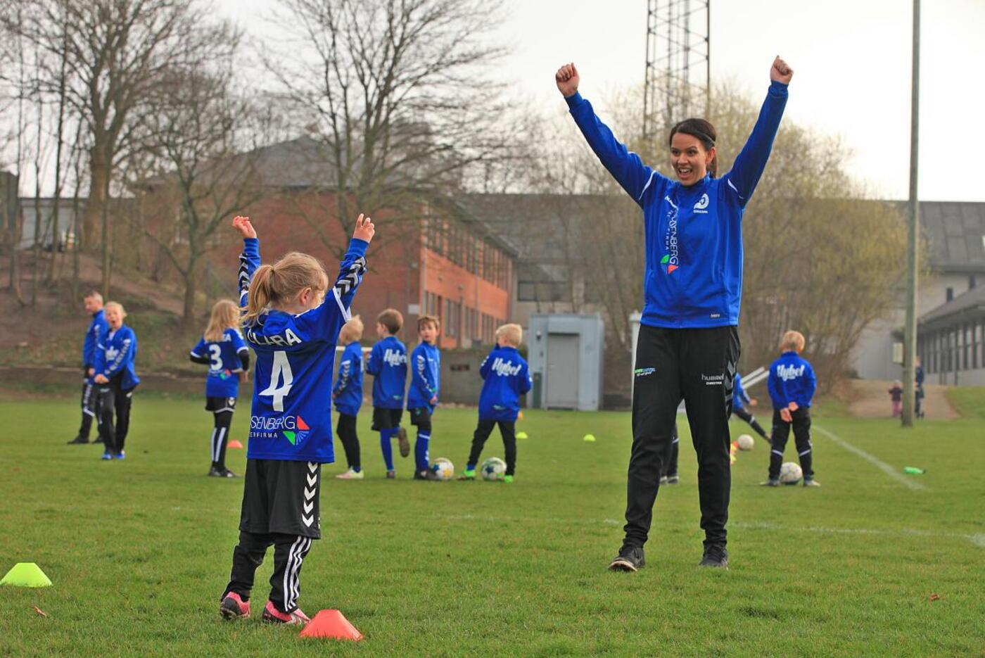 Pigefodbold i egebjerg