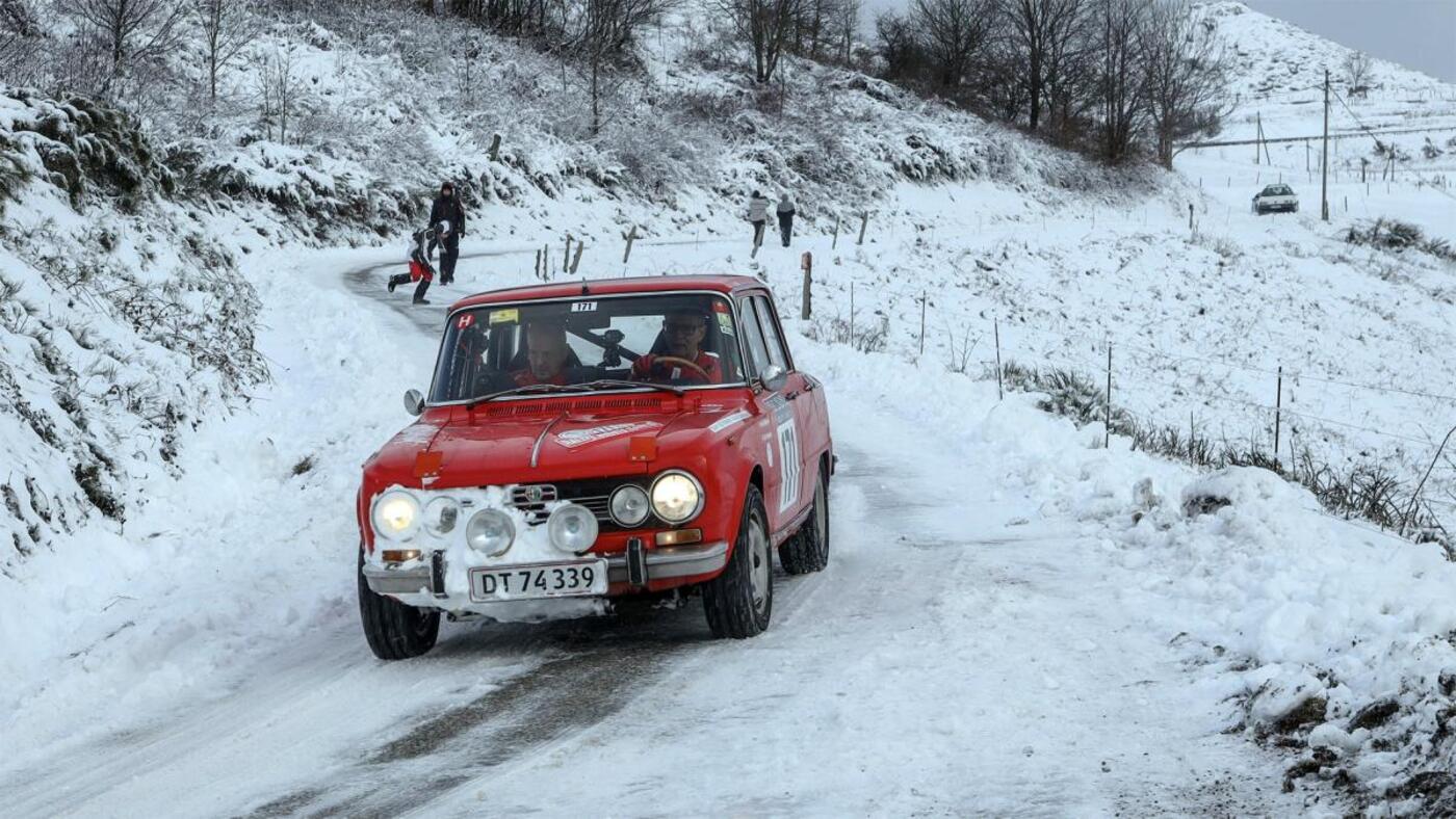 Syv deltagende biler i Rallye Monte Carlo Historique