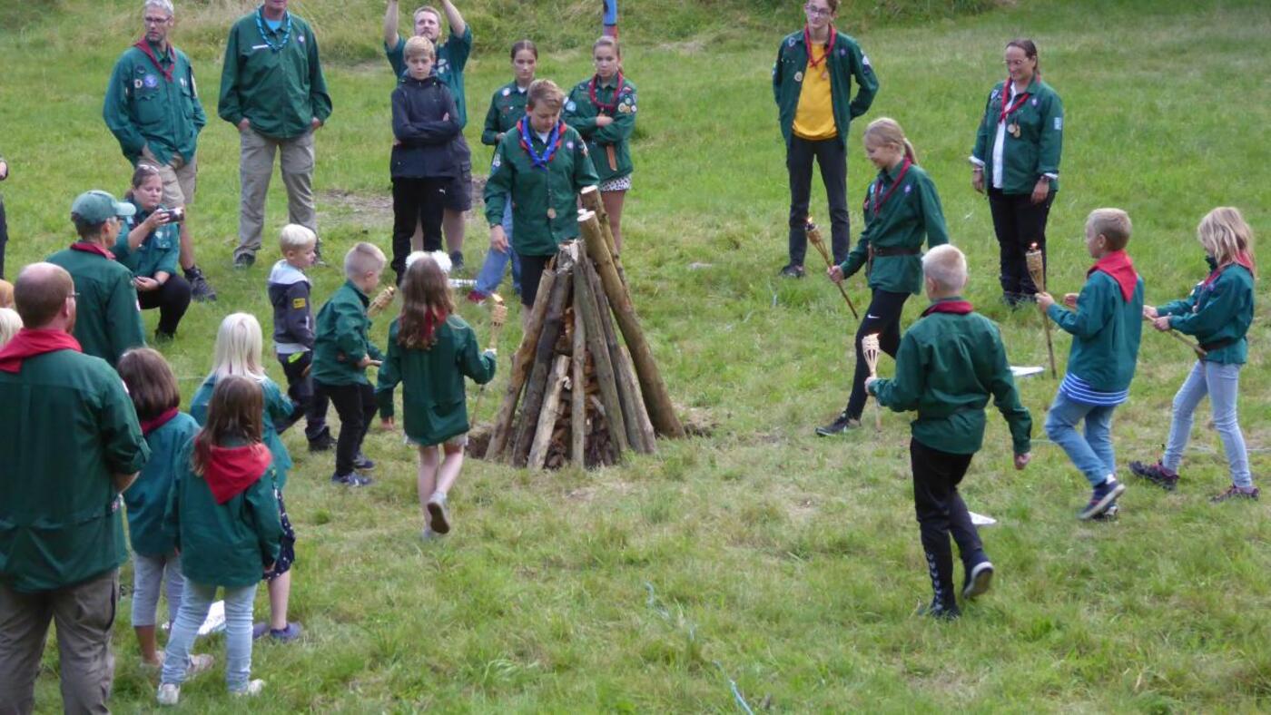 Spejderflammen taendes