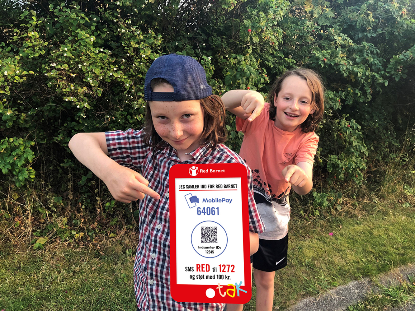 To unge indsamlere 2 red barnets landsindsamling