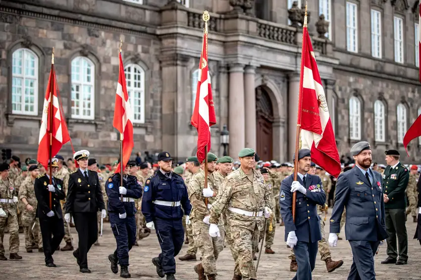 Danmark viser stolt flaget - tradition og fællesskab
