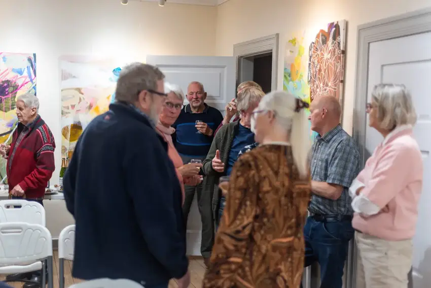 Mennesker samlet til åbning