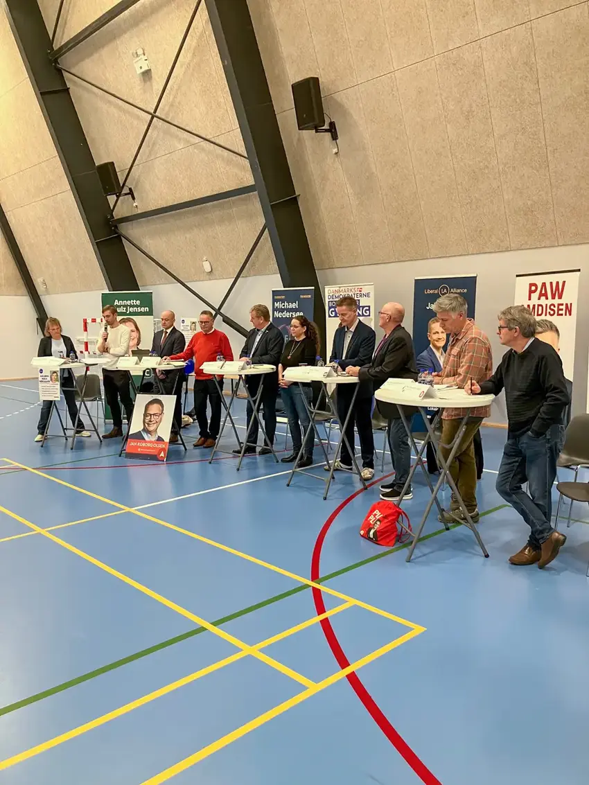 Vælgermøde i Hovedgård KV25