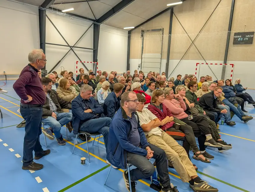 Vælgermøde i Hovedgård KV25