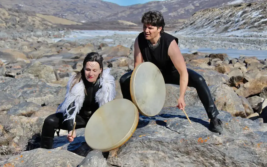 INUANIMA i Grønland på nogle klipper