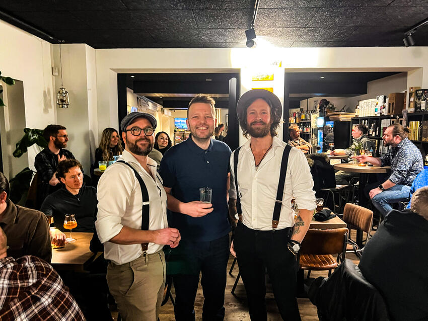 L8 og Theis hos Water of Life