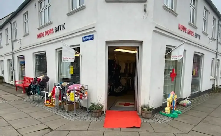 Røde Kors Hovedgård butikken