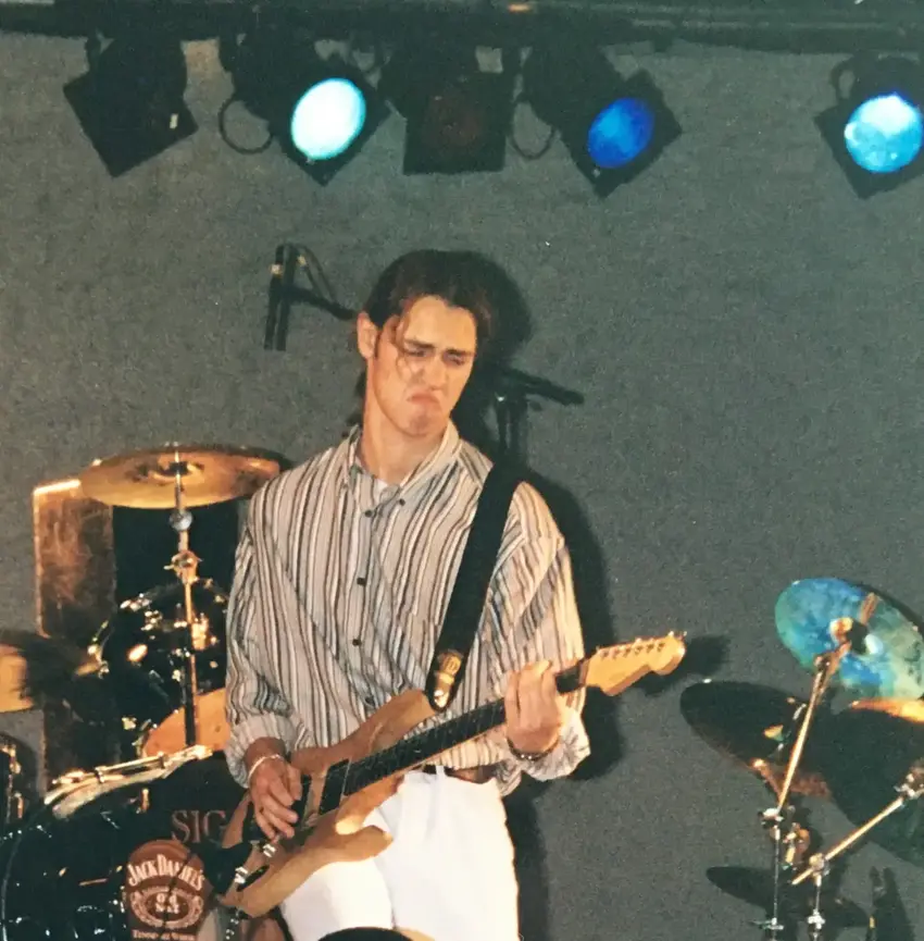 Christian Warburg med guitar
