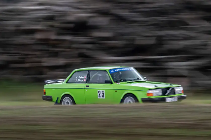 Grøn Volvo rallybil