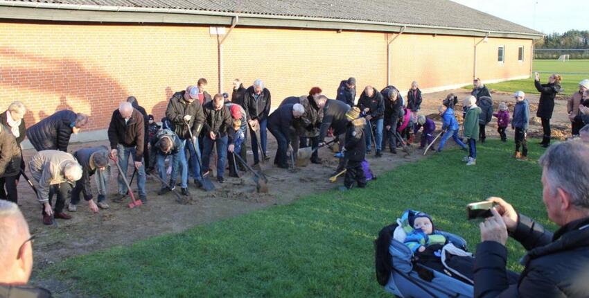 Tag saksen med til indvielsen