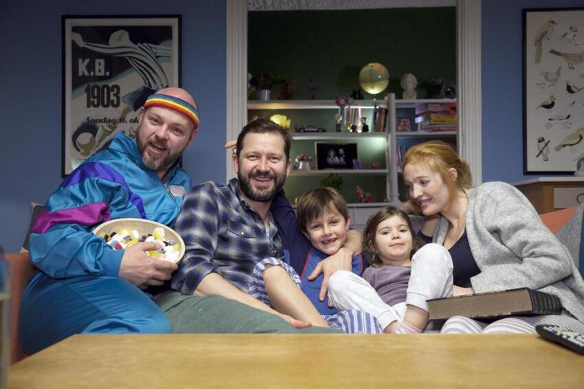 Ny fredagsunderholdning på DR Ramasjang samler hele familien