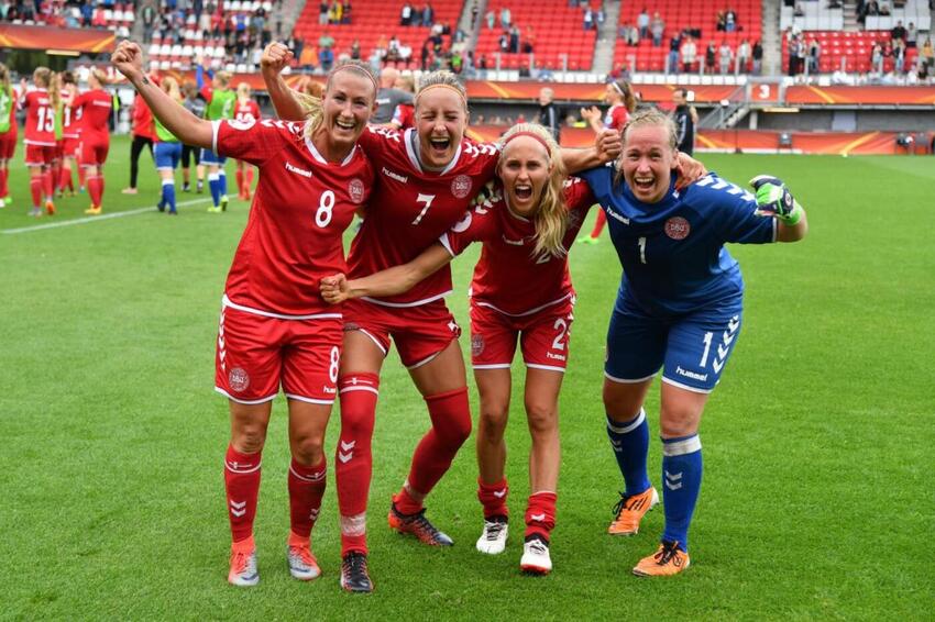 DR kan vise kvindefodboldlandskampe frem til 2023