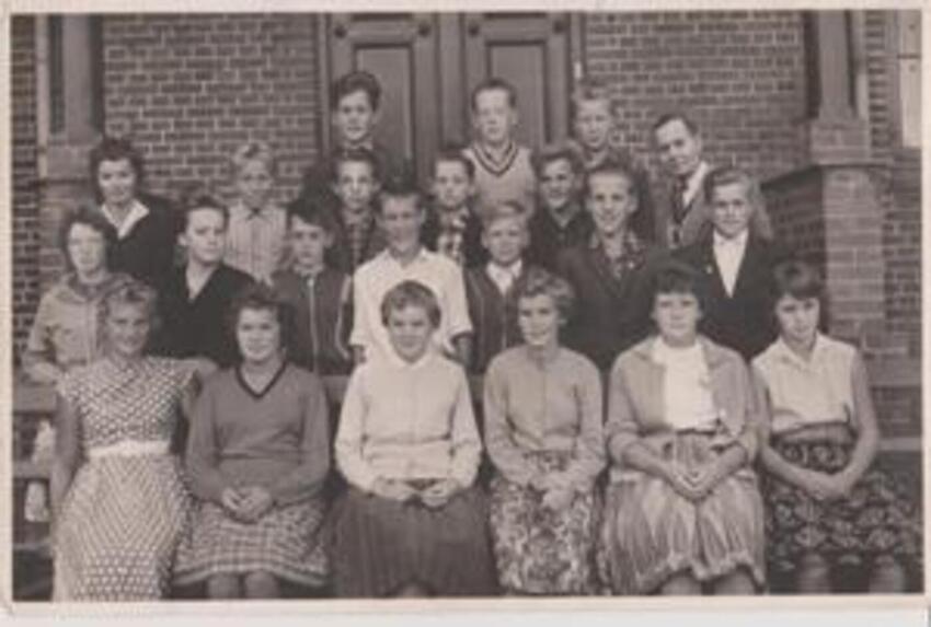 Britta søger konfirmander anno 1959 fra Østbirk