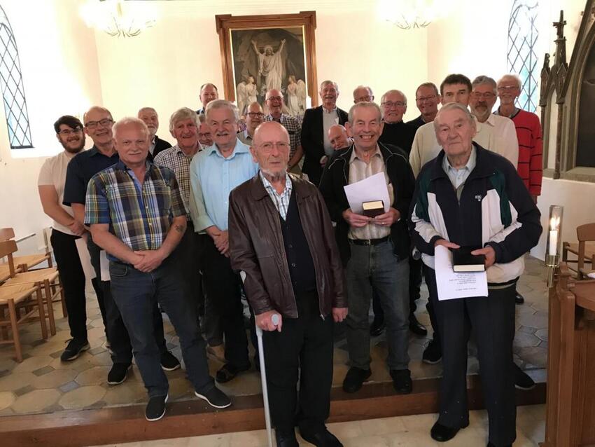 Yding kirke fyldt med sangglade mænd