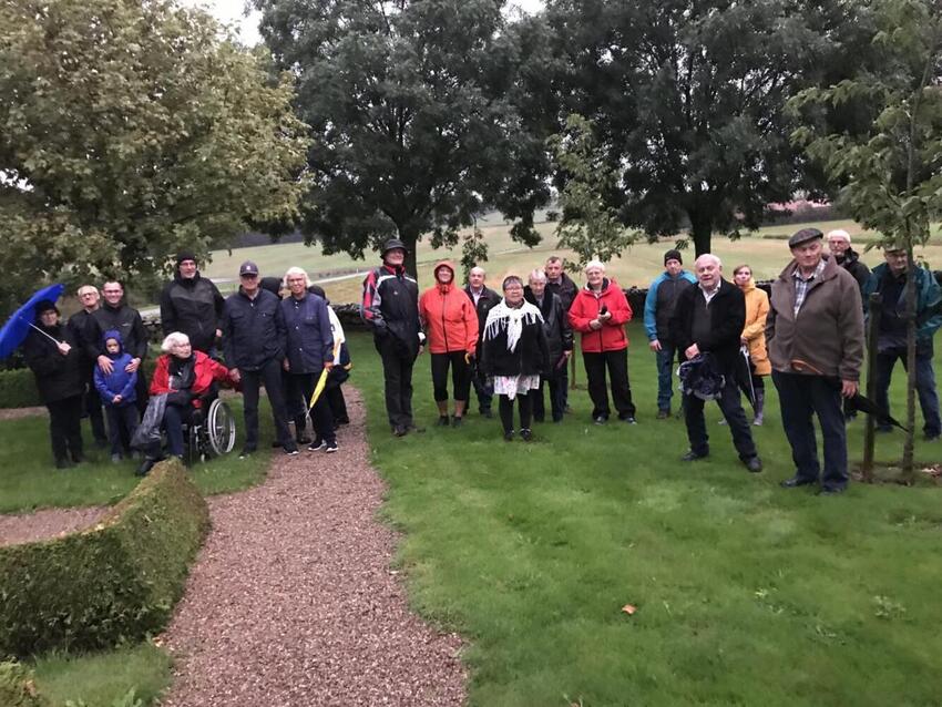 Kirkegårdsvandring i Paradisets have