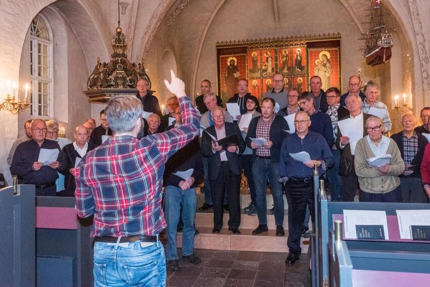 Ad hoch mandskor i Yding Kirke