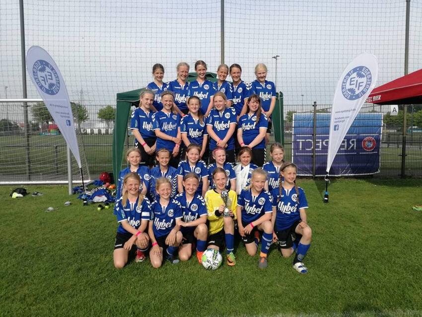 U12/U13 fodbold piger fra Egebjerg IF har succes