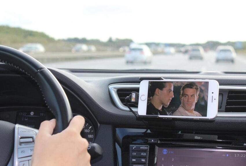 Ser du også film under kørslen?