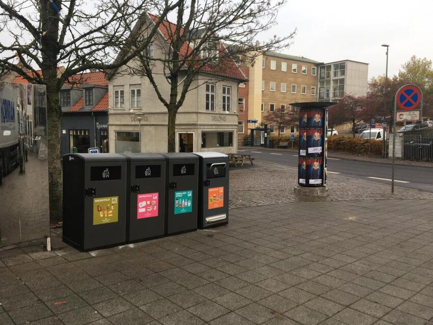 Intelligente og talende skraldespande sættes op på Teatertorvet